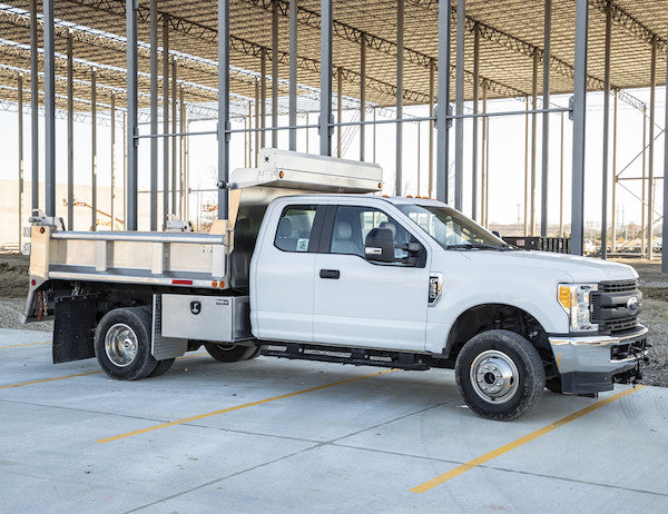 Load image into Gallery viewer, PRO SERIES SMOOTH ALUMINUM UNDERBODY TRUCK TOOL BOX SERIES