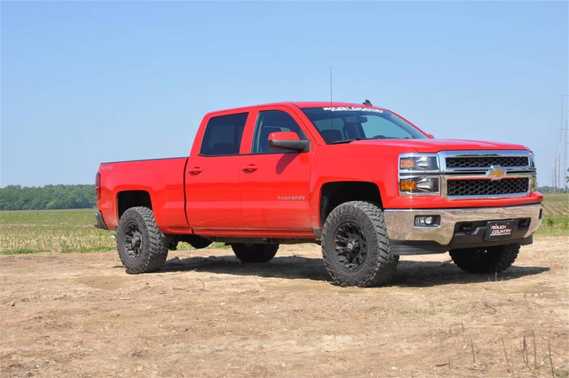 Load image into Gallery viewer, Rough Country 2.5 Inch Leveling Kit, Stamped Steel - 2016-2018 Chevrolet Silverado 1500 & GMC Sierra 1500