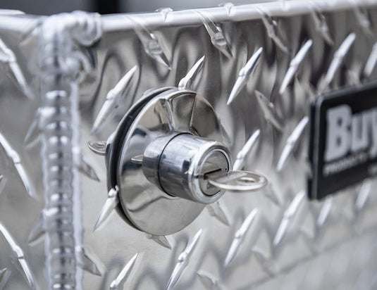 DIAMOND TREAD ALUMINUM CROSSOVER TRUCK TOOL BOX SERIES