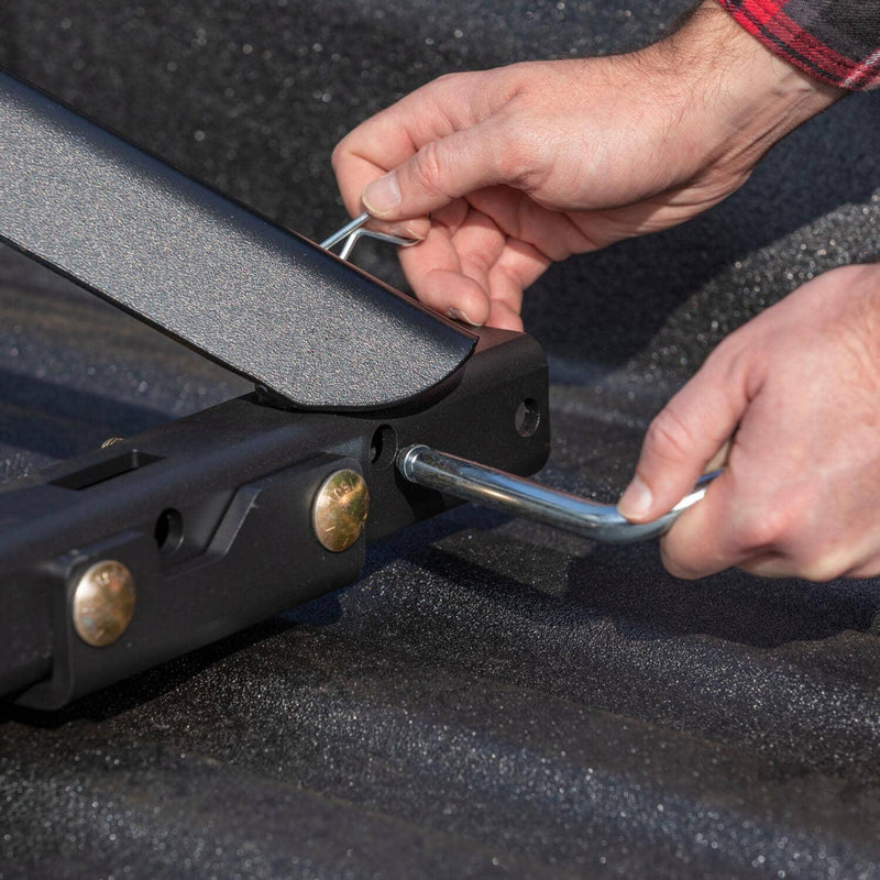 Load image into Gallery viewer, CURT Replacement 5th Wheel Pins &amp; Clips (1/2" Diameter)

