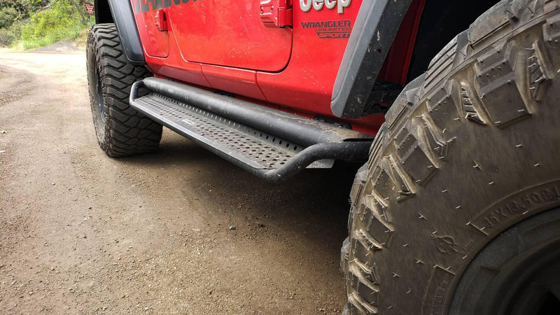 Load image into Gallery viewer, Go Rhino Dominator Extreme D1 Cab Length Side Steps 52" - GOR-D10052T - Absolute Autoguard
