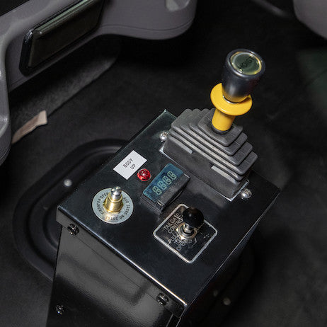 Load image into Gallery viewer, Single Lever Air Control Valve - 4-way Hoist with Feather Down, No PTO Output Function, Detent Center Position, Spring Center
