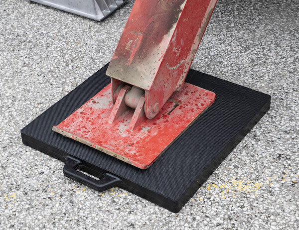 Load image into Gallery viewer, Rubber Outrigger Pad 24 x 24 x 2 Inch
