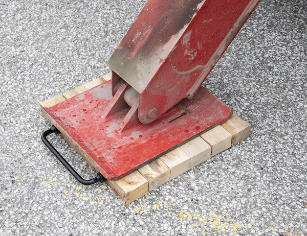 Load image into Gallery viewer, Hardwood Outrigger Pad 18 x 18 x 2 Inch
