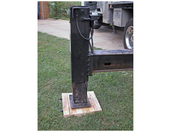 Load image into Gallery viewer, Hardwood Outrigger Pad 18 x 18 x 2 Inch
