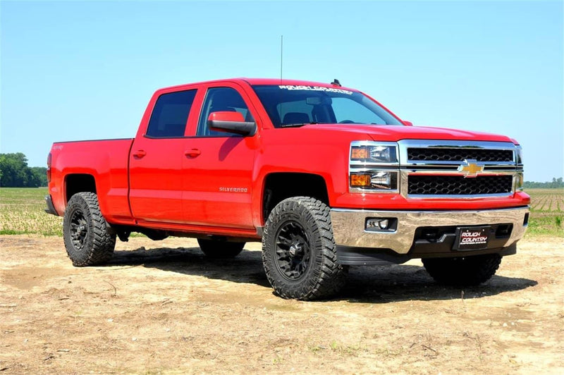 Load image into Gallery viewer, Rough Country 2 Inch Leveling Kit - 2007-2018 Chevrolet Silverado 1500 &amp; GMC Sierra 1500
