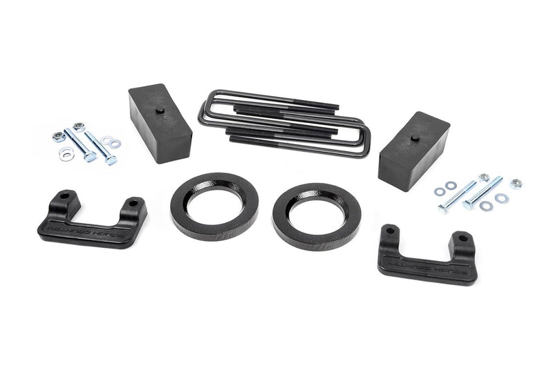 Load image into Gallery viewer, Rough Country 2.5 Inch Leveling Kit, Stamped Steel - 2016-2018 Chevrolet Silverado 1500 &amp; GMC Sierra 1500
