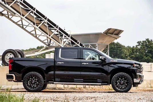 Rough Country 2 Inch Leveling Kit - 2019-2026 Chevrolet Silverado 1500 & GMC Sierra 1500