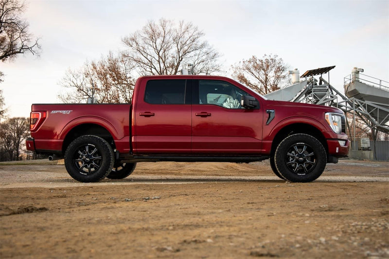 Load image into Gallery viewer, Rough Country 2 Inch Lift Kit, Molded, RR N3, Premium N3 - 2021-2025 Ford F-150
