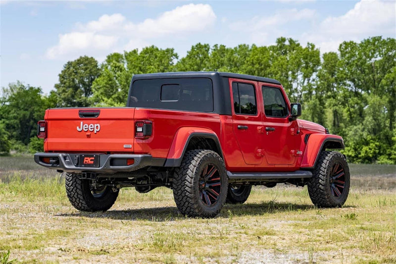 Load image into Gallery viewer, Rough Country 2.5 Inch Leveling Kit, Spacers, N3, Premium N3 - 2020-2023 Jeep Gladiator
