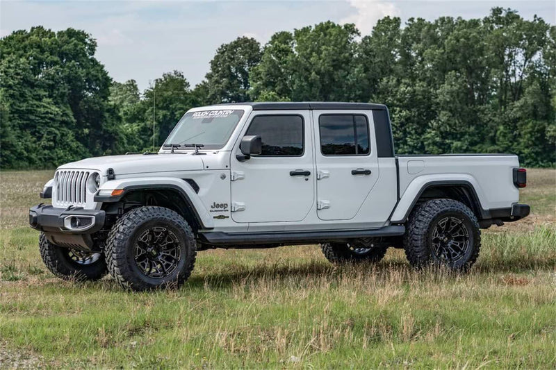 Load image into Gallery viewer, Rough Country 2.5 Inch Leveling Kits, Springs, Premium N3 - 2020-2023 Jeep Gladiator
