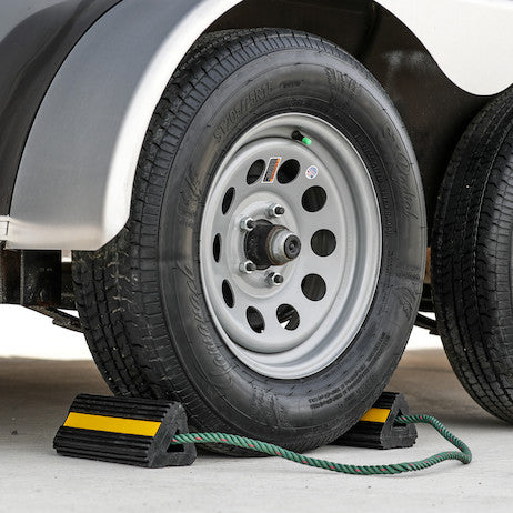 Load image into Gallery viewer, Rubber Wheel Chock Set 4x4x8 Inch with 3 Foot Rope
