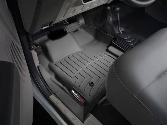WeatherTech FloorLiner, Front, Black, Regular/Extended/Crew Cab, With Floor Shifter, Automatic Transmission, With Manual 4x4 Shifter - 1999-2007 Ford F-250 Super Duty & more